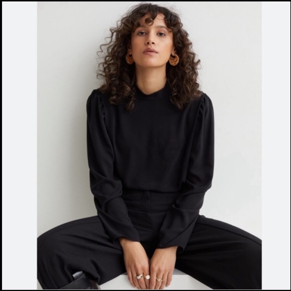 H&M Black Pleated Shoulder Blouse NWT - Picture 2 of 5